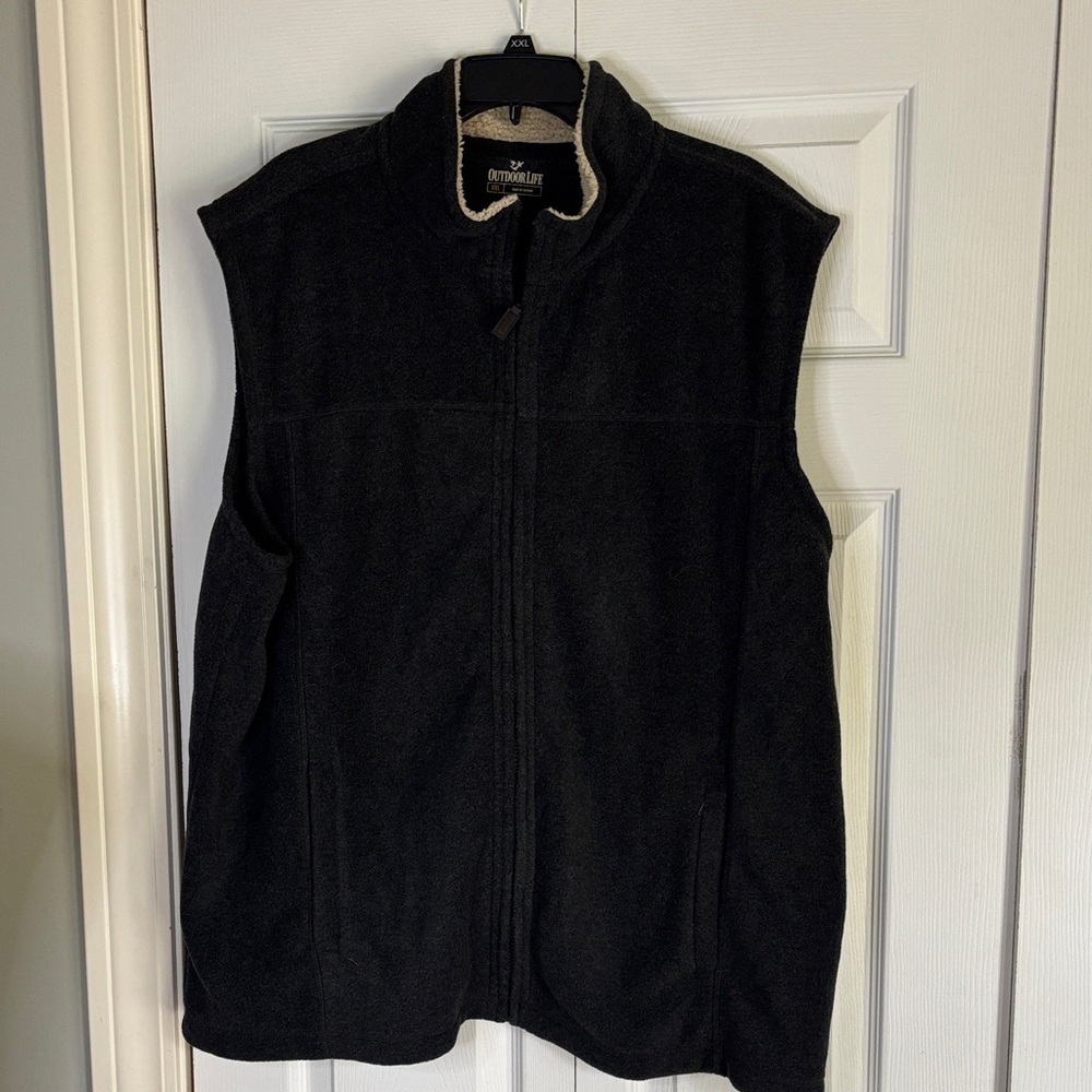 Outdoor Life Men's Black Fleece Vest